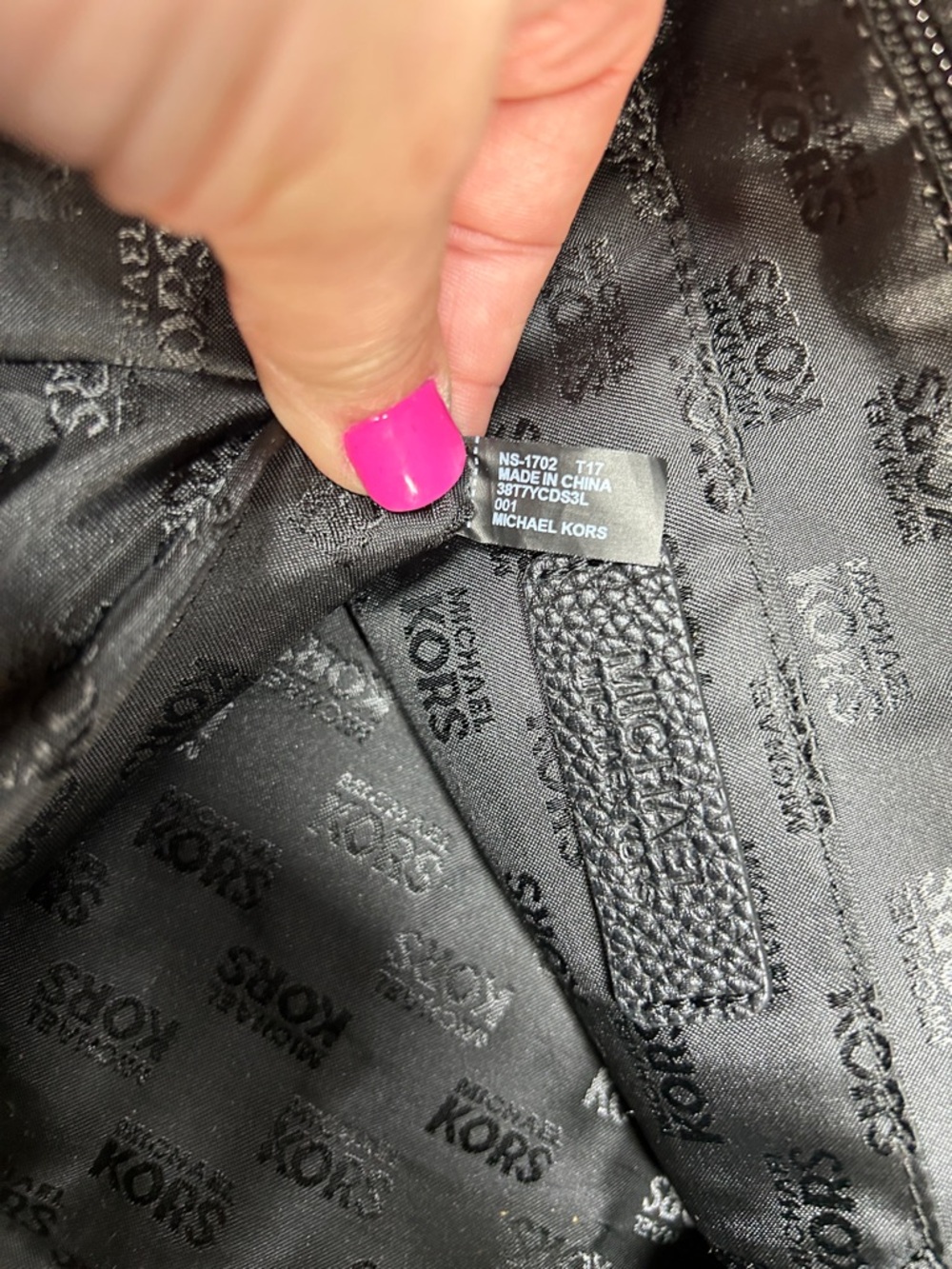 4550 Michael Kors Black Pebbled Leather Satchel - Picture 13 of 13